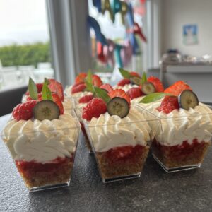 Mini cheesecake rood fruit